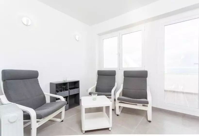 Yourhouse Monges Sea View Studio