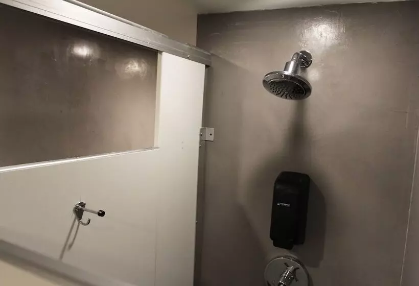 Crates At The Gaythering   Men Only   Hostel