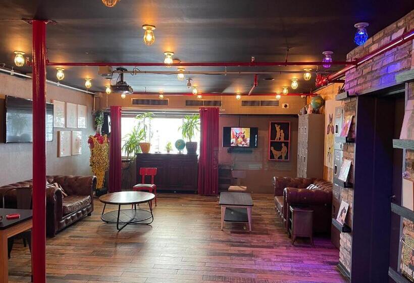 Crates At The Gaythering   Men Only   Hostel