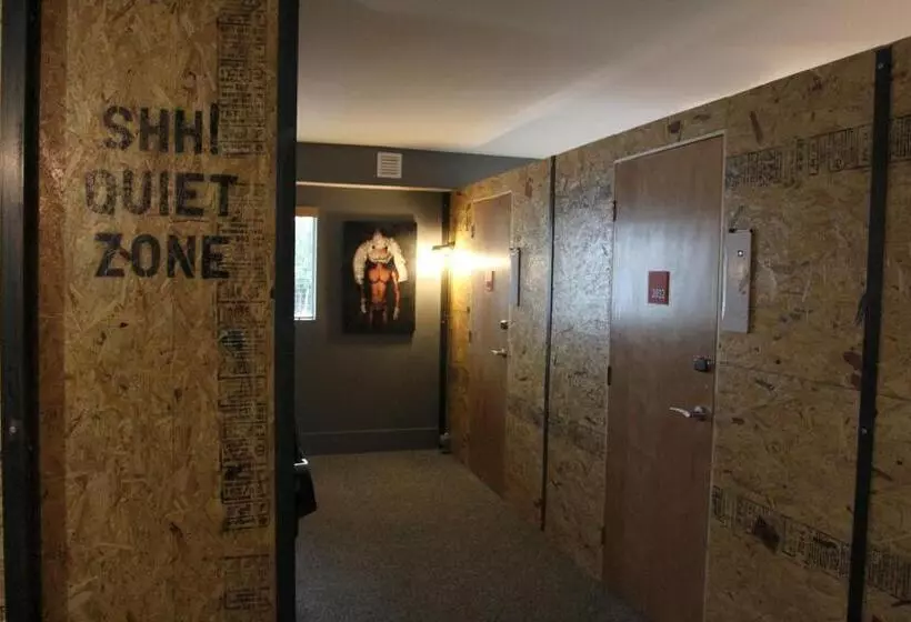 Crates At The Gaythering   Men Only   Hostel