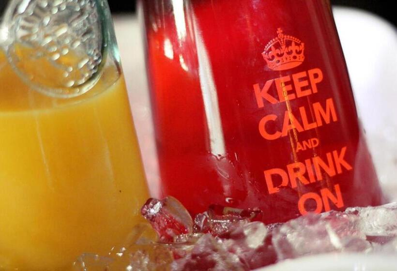 Crates At The Gaythering   Men Only   Hostel