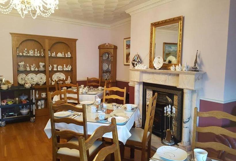 تختخواب و صبحانه Balcony House