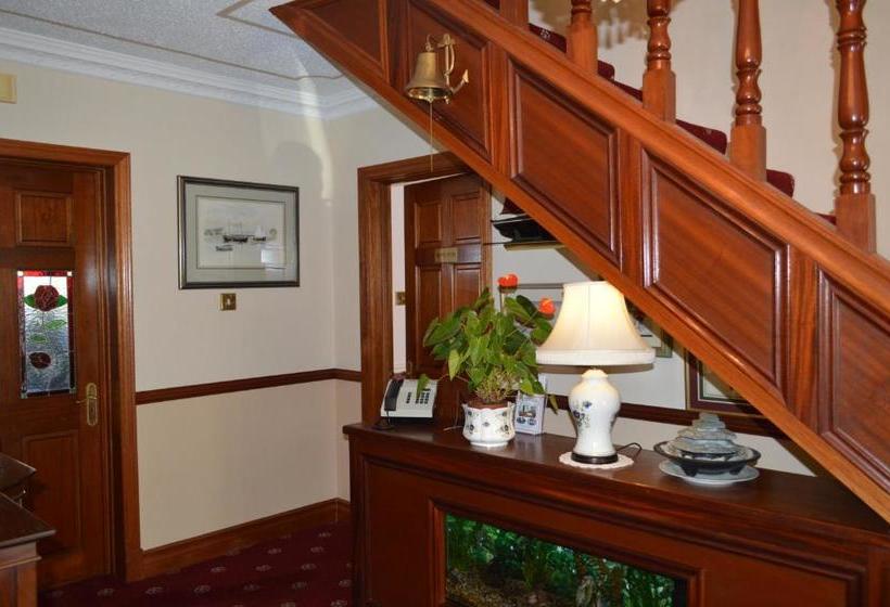 تختخواب و صبحانه Balcony House