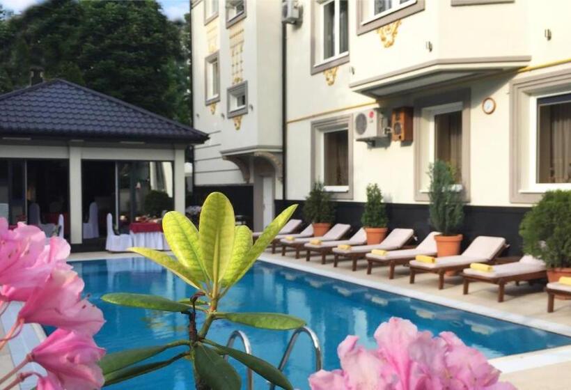 مسافرخانه Eney Budget Three Room Apartment