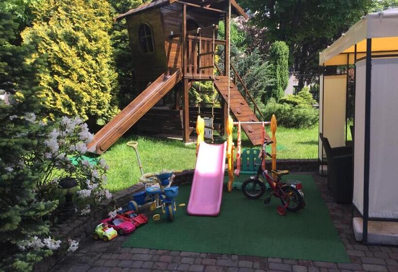 مسافرخانه Eney Budget Three Room Apartment