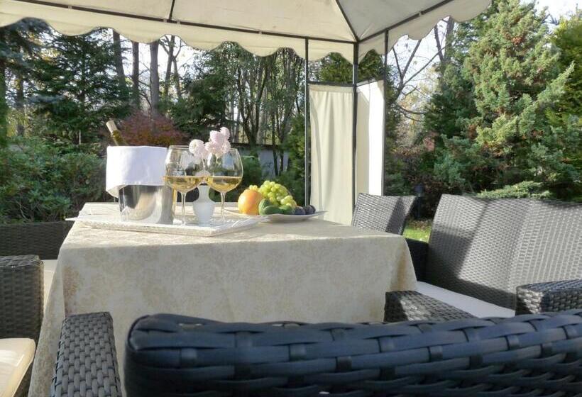 مسافرخانه Eney Budget Three Room Apartment