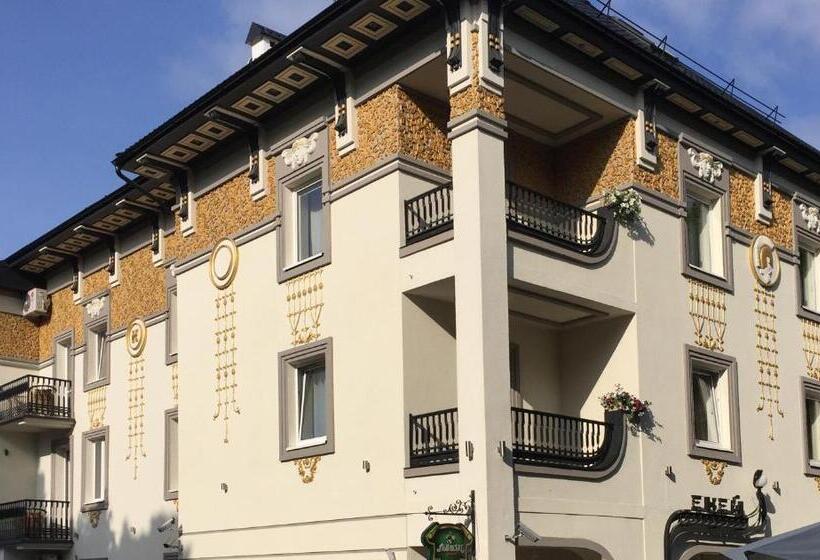 مسافرخانه Eney Budget Three Room Apartment