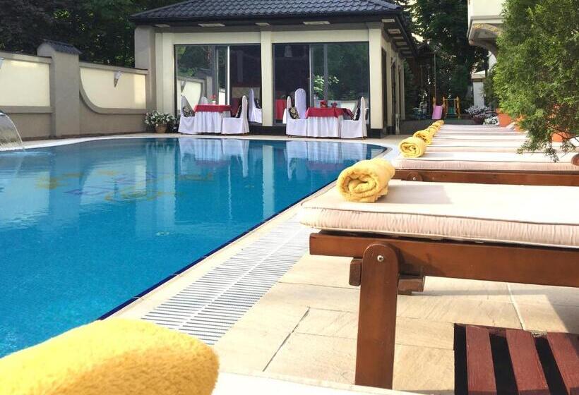 مسافرخانه Eney Budget Three Room Apartment