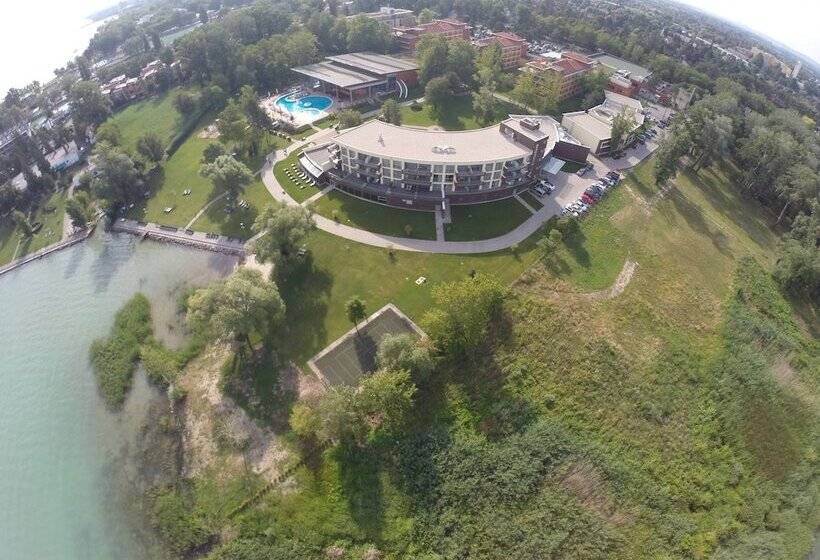 Отель Azur Premium