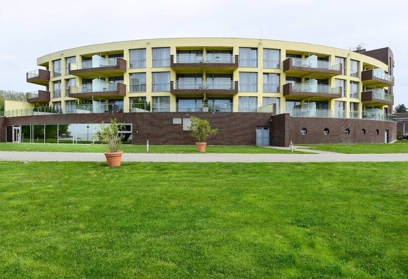 Отель Azur Premium