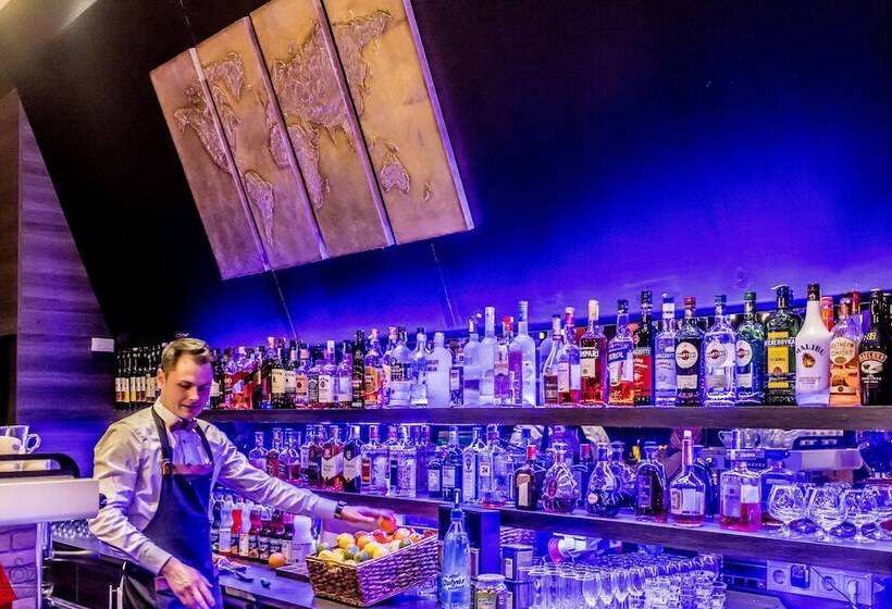 Отель Azur Premium