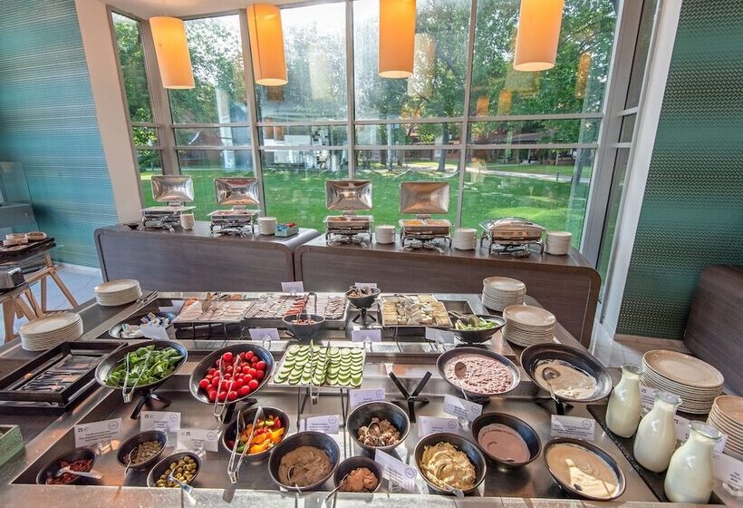 Отель Azur Premium