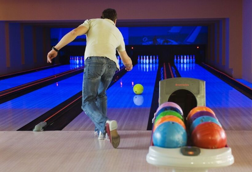 Отель Azur Premium