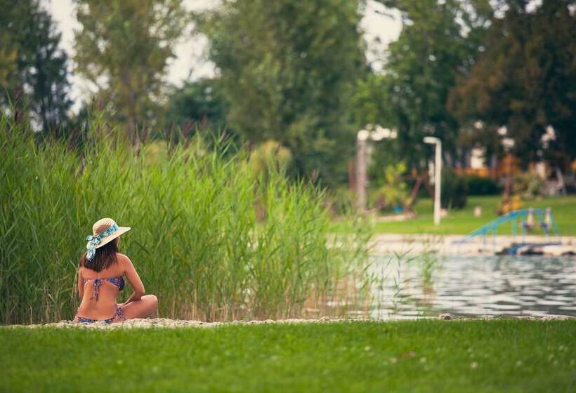 Отель Azur Premium