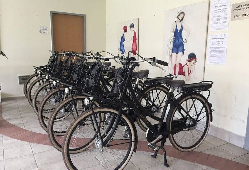 Отель Azur Premium