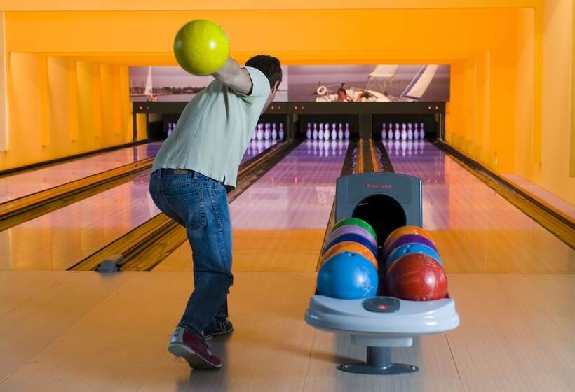 Отель Azur Premium