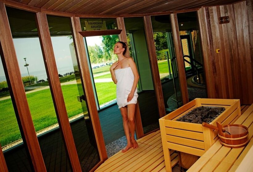 Отель Azur Premium