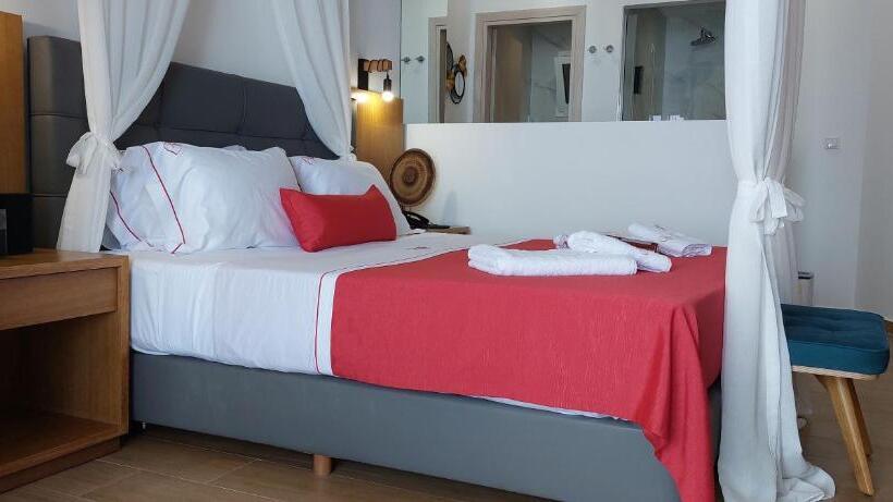 Cavo Orient Beach Hotel & Suites