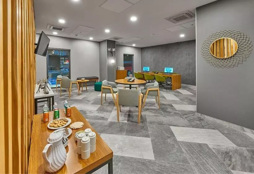 ホテル City Express Plus By Marriott Tampico