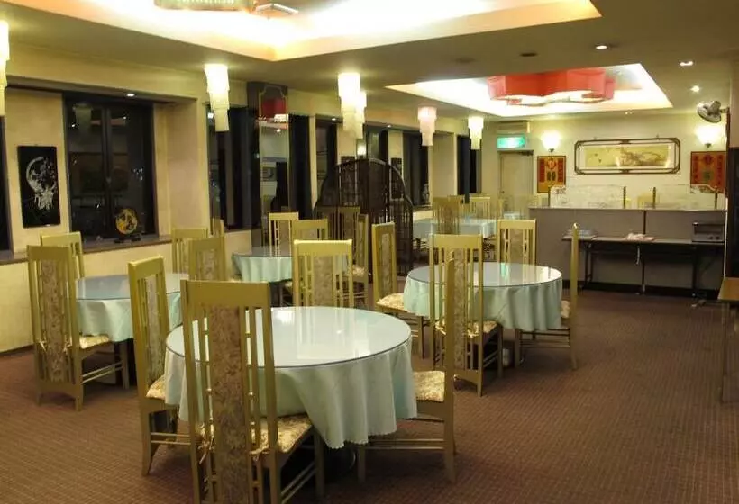 Hotelli Platon Annex Green Plaza