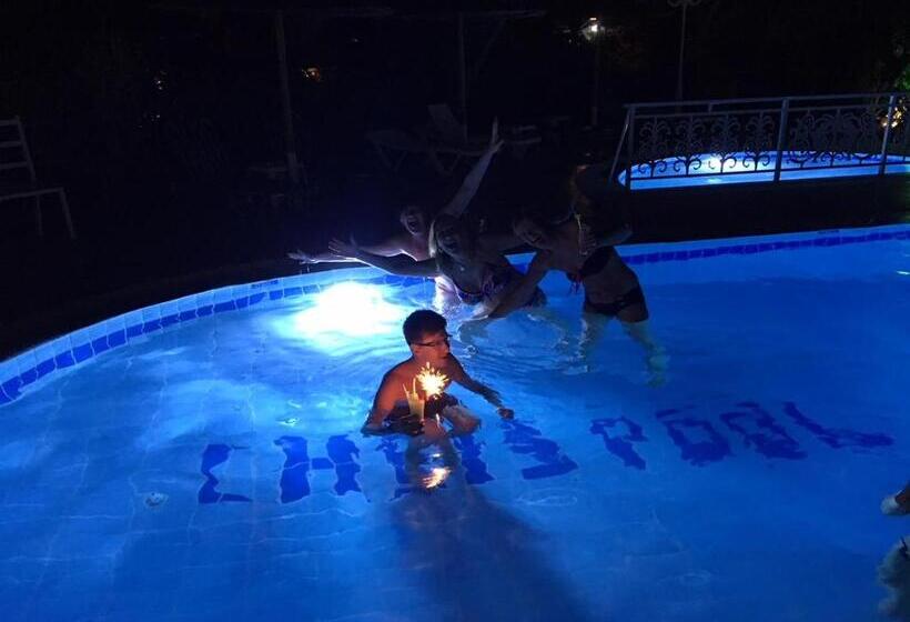 ホテル Marina Boutique