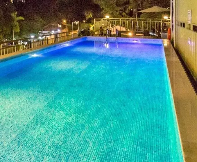 هتل Sky View Bed & Breakfast