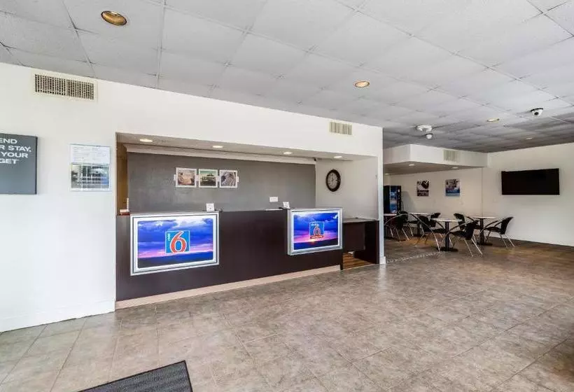 ホテル Studio 6pekin, Il