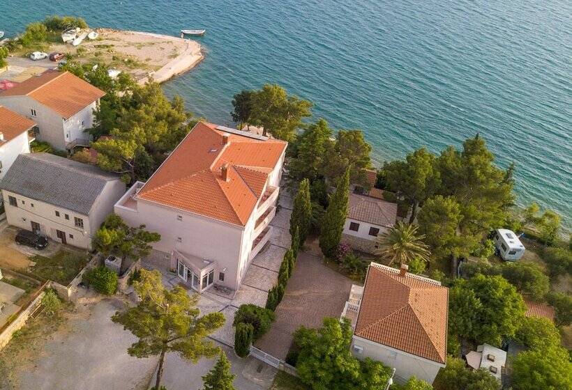 בית מלון כפרי Villa Vicko