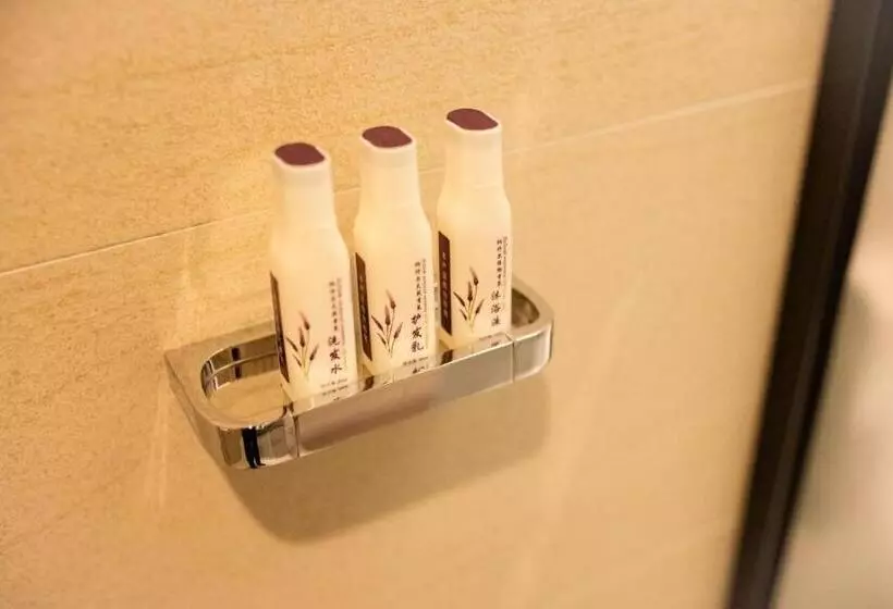 Lavande Hotels·shenzhen North Railway Station Bantian Metro Station