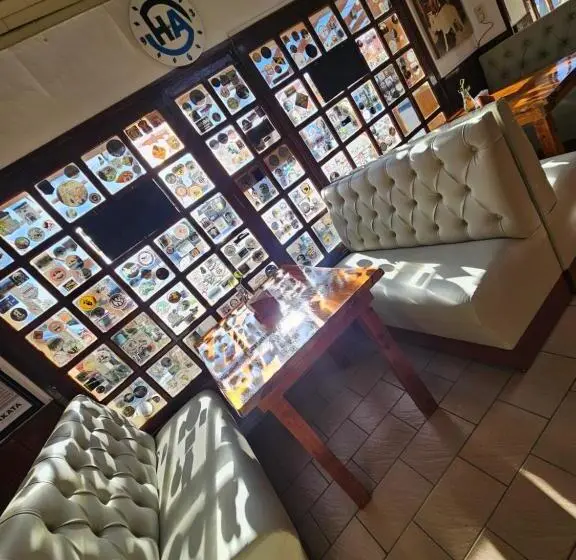 Hotelli Y Restaurant Akata