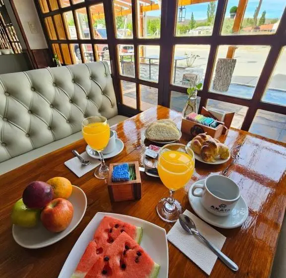 Hotelli Y Restaurant Akata