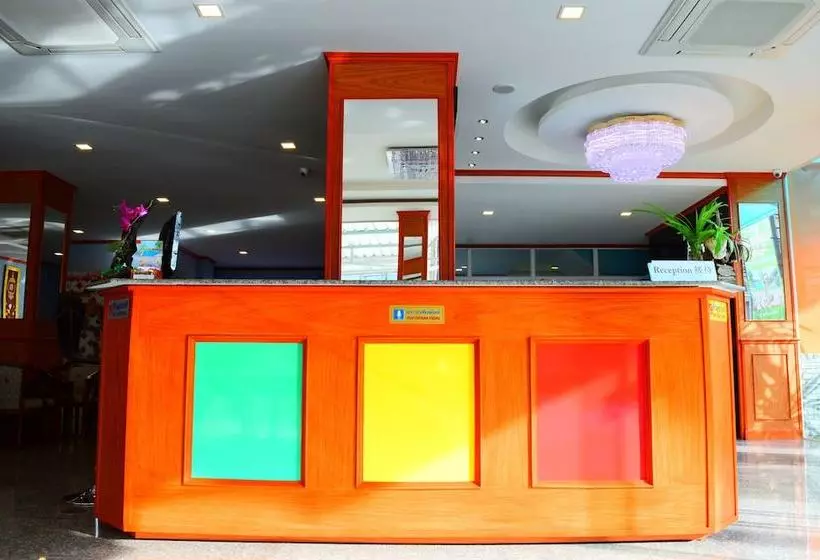 Hostelli Zen Rooms Chaofa Nok