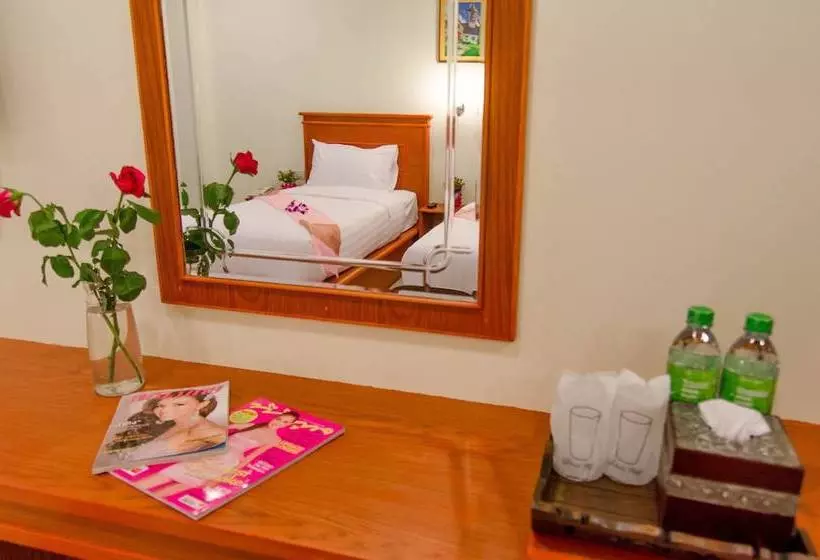 Hostelli Zen Rooms Chaofa Nok