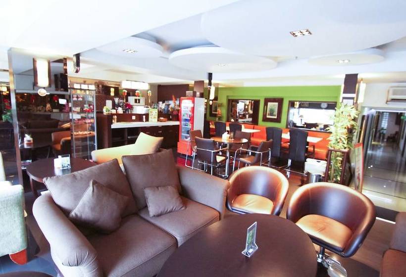 בית מלון כפרי Airy Slipi