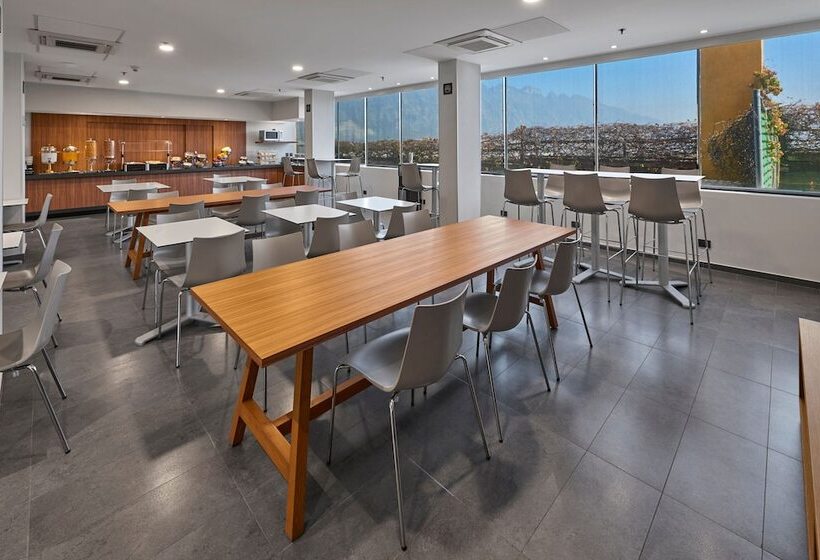 Отель City Express By Marriott Ensenada