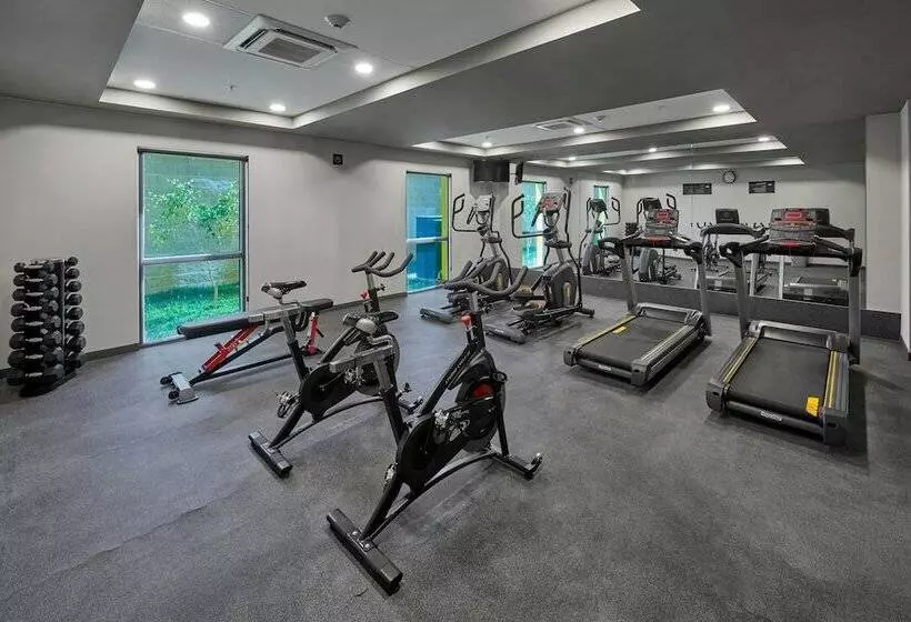 Hotelli City Express By Marriott Ensenada