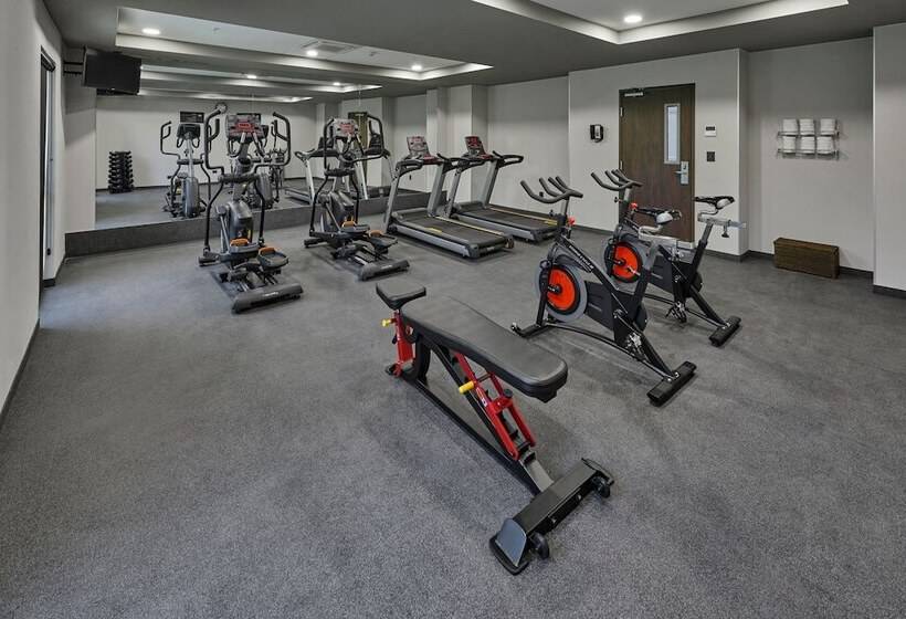 Отель City Express By Marriott Ensenada