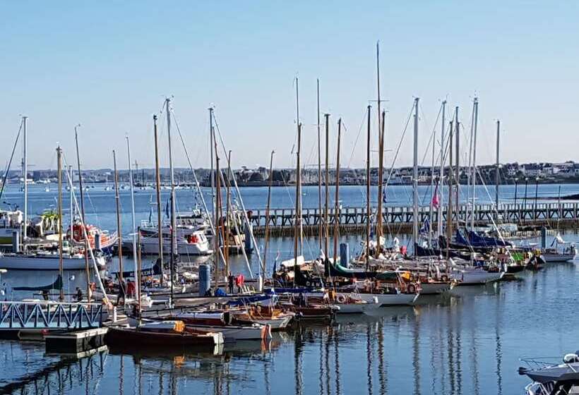 בית מלון כפרי Hôtel Spa De La Citadelle Lorient