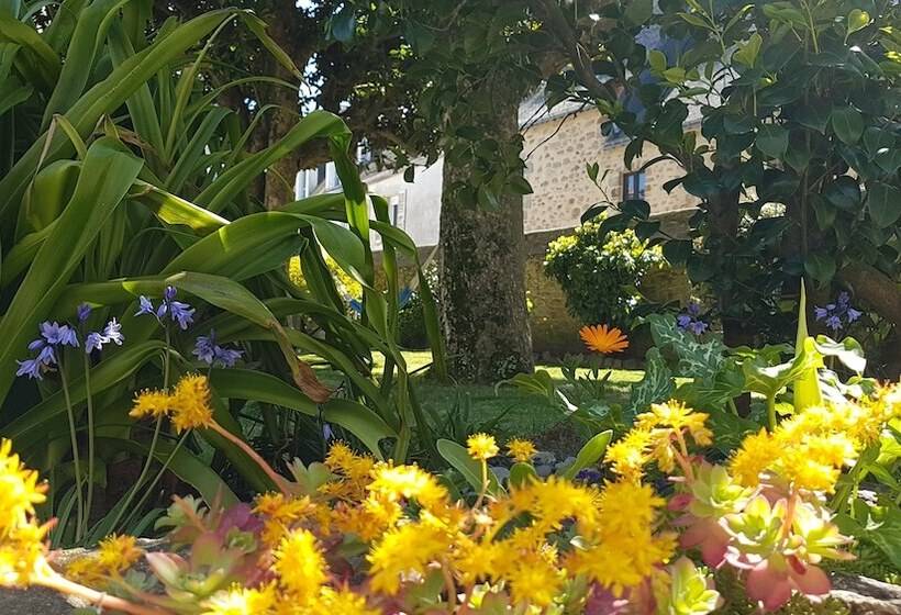 בית מלון כפרי Hôtel Spa De La Citadelle Lorient