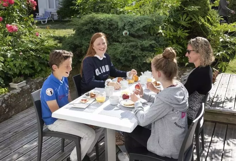 ホテル Hôtel Spa De La Citadelle Lorient