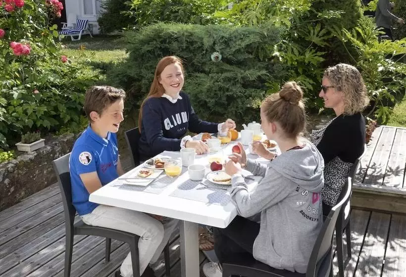 ホテル Hôtel Spa De La Citadelle Lorient