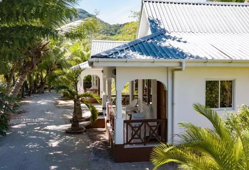 هتل Villa Veuve Casadani