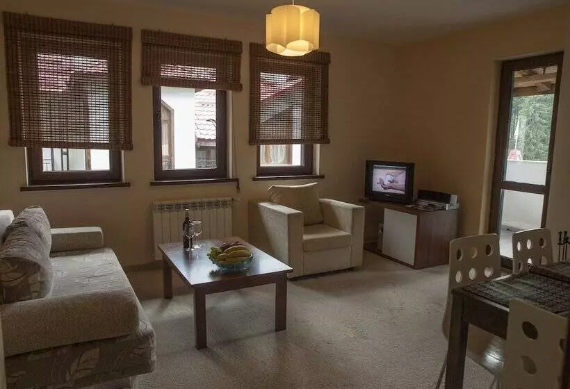 Green Life Family Apartments Pamporovo