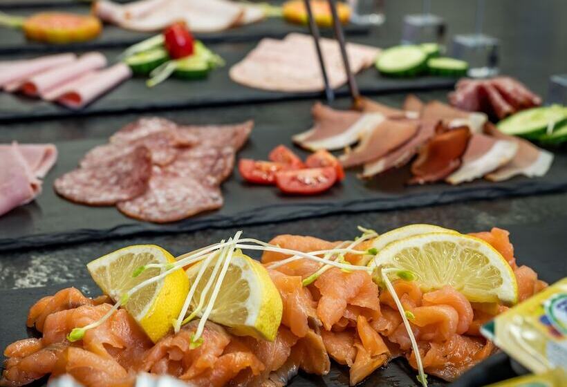 Отель 24 By Avenida   Mountain