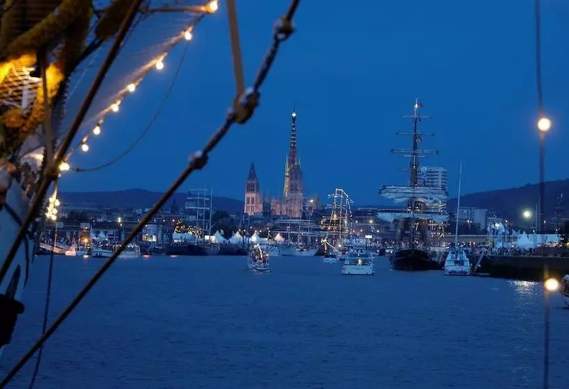 Hotelli Holiday Inn Express   Rouen Centre   Rive Gauche, An Ihg