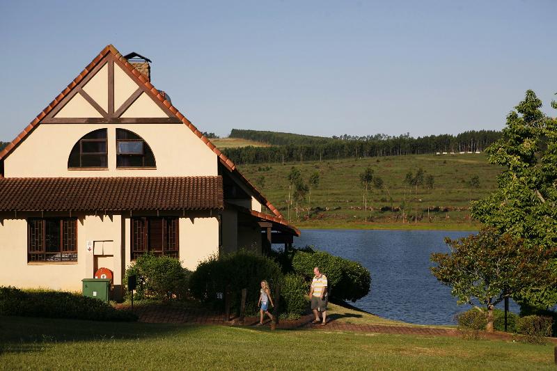 בית מלון כפרי Pine Lake Resort