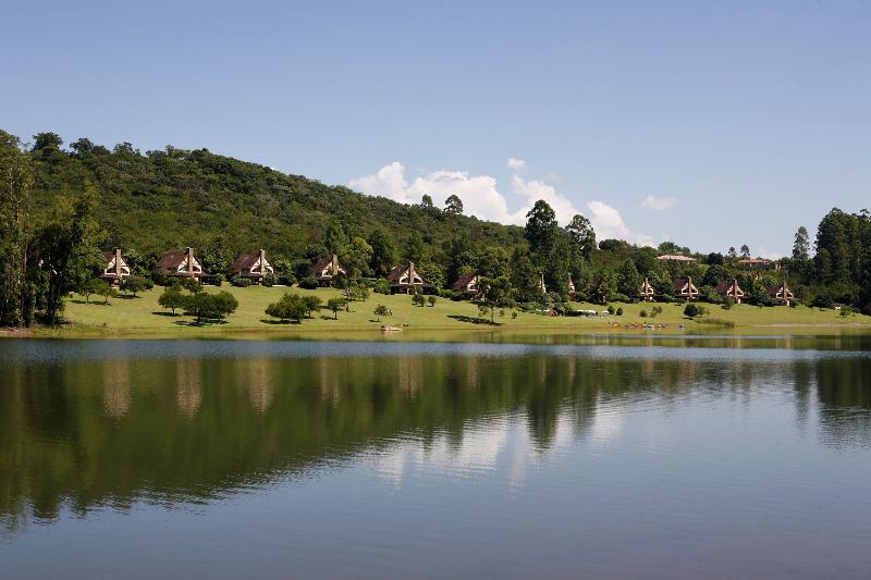 בית מלון כפרי Pine Lake Resort