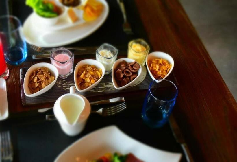 Отель Pledge Scape