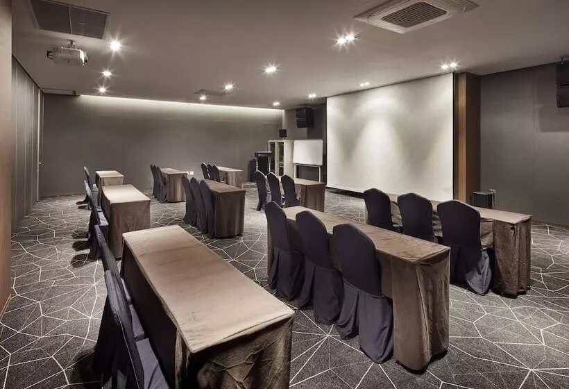 Hotelli Ramada Encore By Wyndham Gimpo Han River