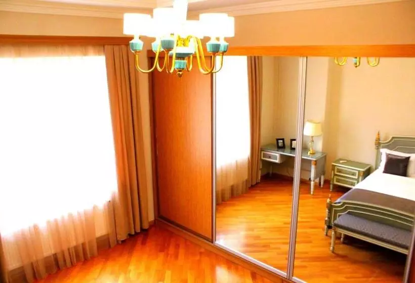 هتل Sapphire Zagulba